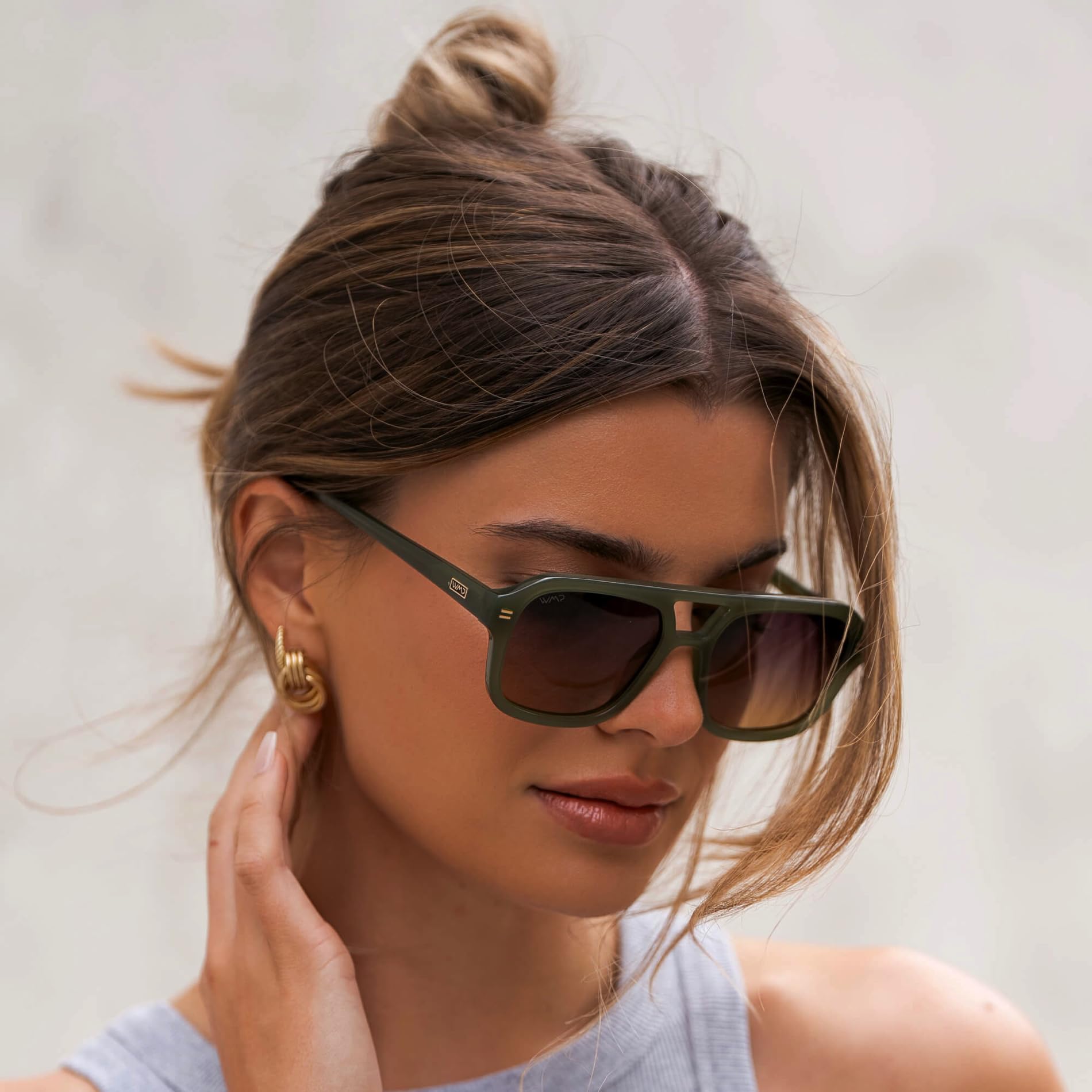 WearMe Pro - Retro-Inspired Square Double Bridge Aviator Women's Sunglasses, Oversized Frame with Polarized UV Protection - Image 3